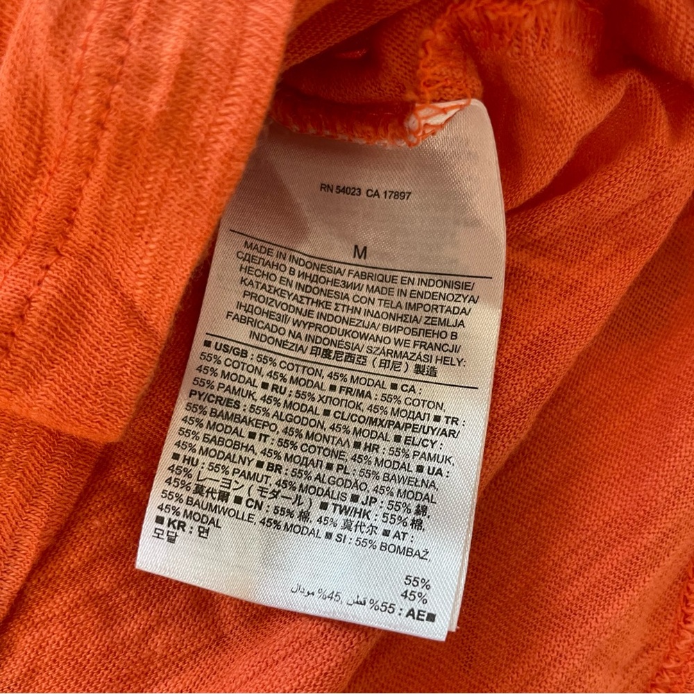 Banana Republic Orange tee - Picture 4 of 4